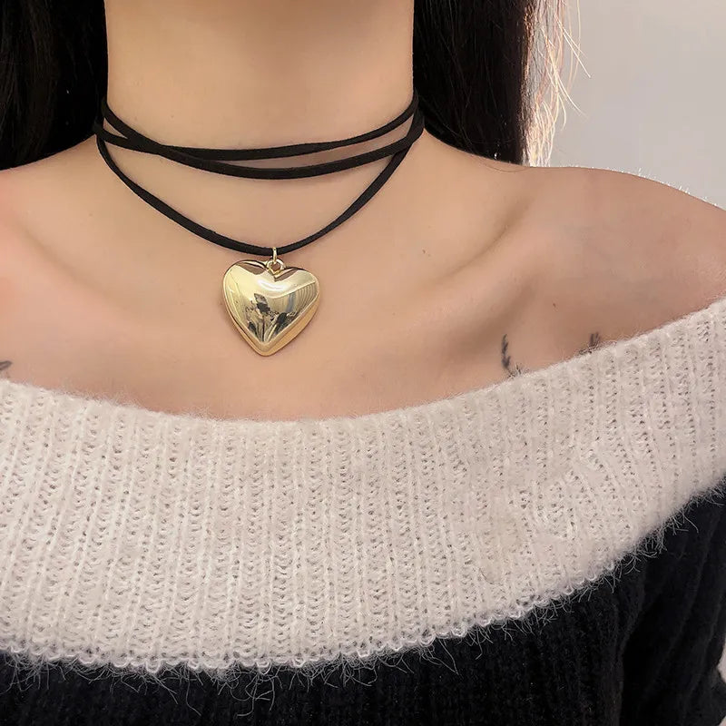 New Goth Black Velvet Big Heart Pendant Choker Necklace for Women Elegant Weave Knotted Bowknot Adjustable Chain Jewelry